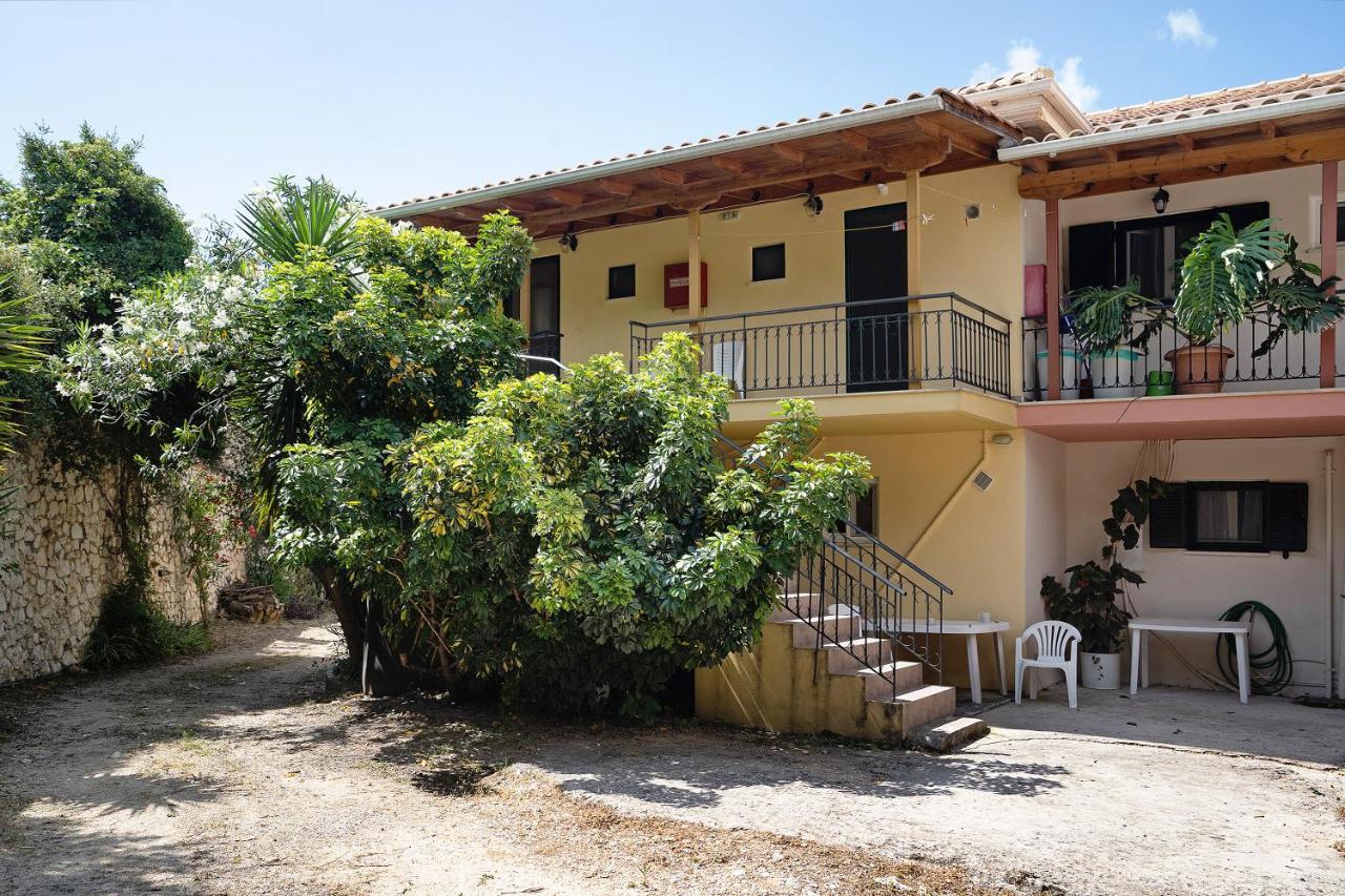 Vardia studio B Mikros Gialos Exterior foto